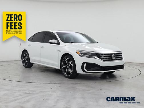 White 2022 Volkswagen Passat R-Line