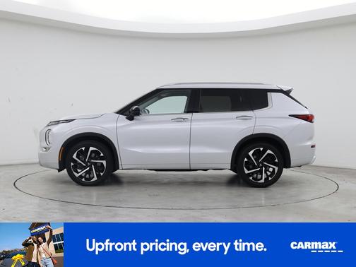 White 2024 Mitsubishi Outlander SEL