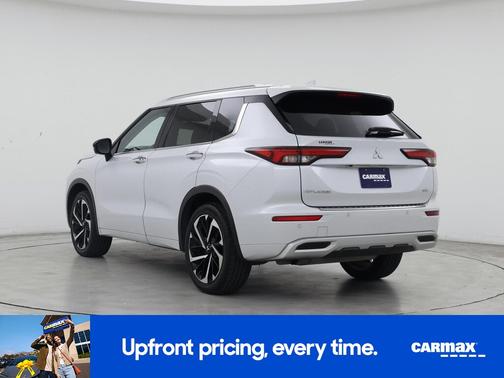 White 2024 Mitsubishi Outlander SEL