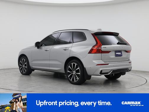2024 Volvo XC60 B5 Plus Dark Theme