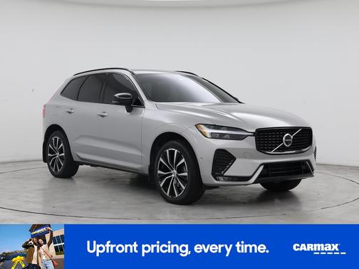2024 Volvo XC60 B5 Plus Dark Theme