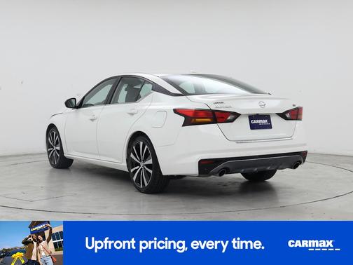 White 2022 Nissan Altima SR