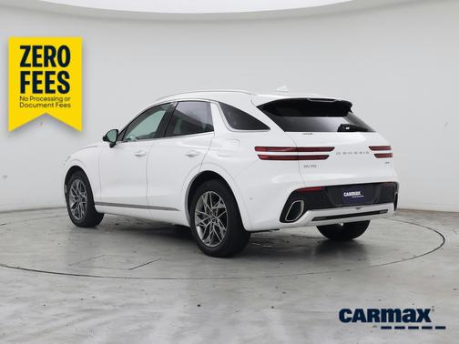 White 2023 Genesis GV70