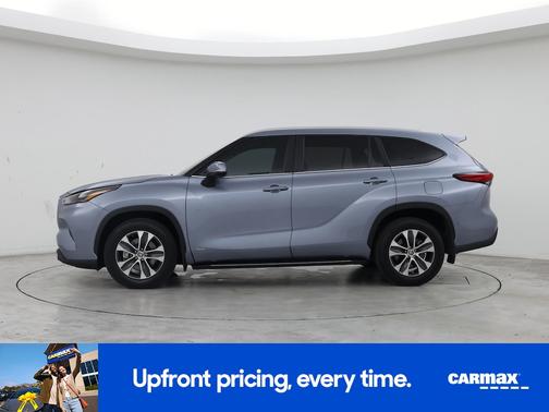Blue 2023 Toyota Highlander Hybrid XLE