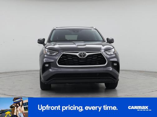 Gray 2024 Toyota Highlander XLE