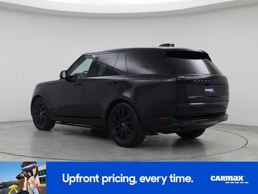Black 2023 Land Rover Range Rover SE