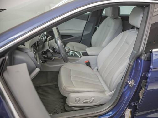 Photo 4 of 47 of 2018 Audi A5 Premium Plus