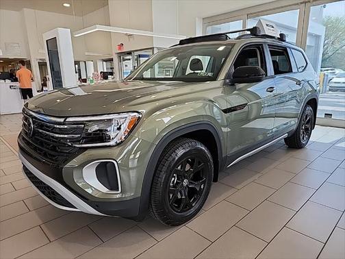 2025 Volkswagen Atlas 2.0T Peak Edition