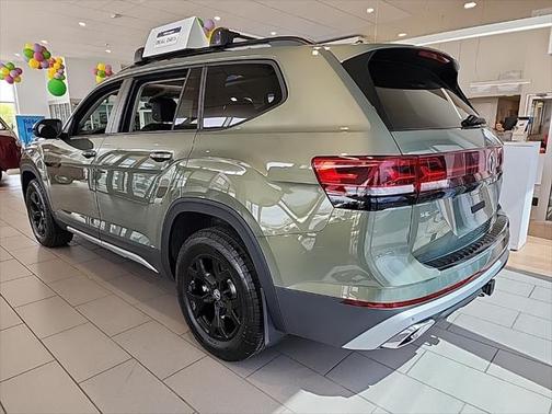 2025 Volkswagen Atlas 2.0T Peak Edition