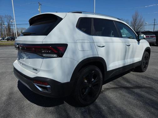 2026 Volkswagen Taos SEL