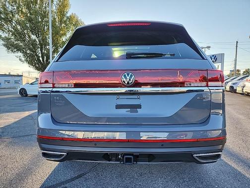 2025 Volkswagen Atlas 2.0T SE w/Technology 4MOTION