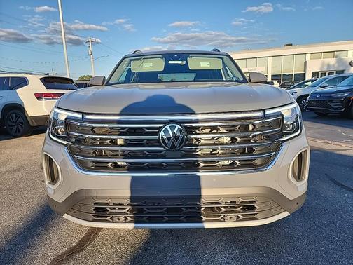 2025 Volkswagen Atlas 2.0T SE w/Technology 4MOTION