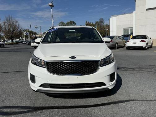 2017 Kia Sedona L