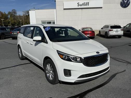2017 Kia Sedona L