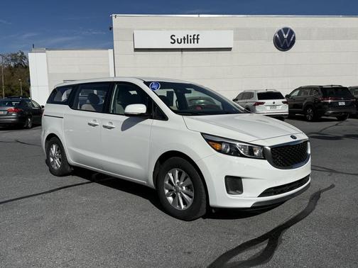 2017 Kia Sedona L