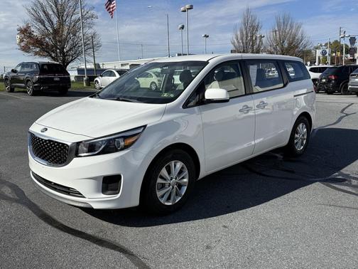 2017 Kia Sedona L