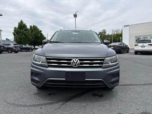 Platinum Gray Metallic 2020 Volkswagen Tiguan 2.0T SE 4MOTION