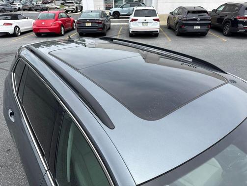 Platinum Gray Metallic 2020 Volkswagen Tiguan 2.0T SE 4MOTION