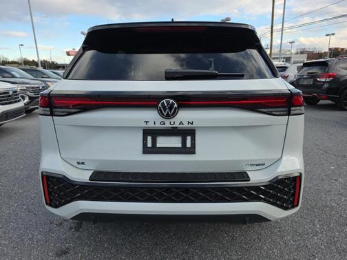 2026 Volkswagen Tiguan 2.0T SE R-Line Black 4MOTION