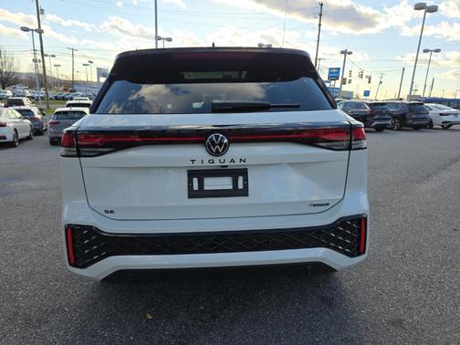 2026 Volkswagen Tiguan 2.0T SE R-Line Black 4MOTION