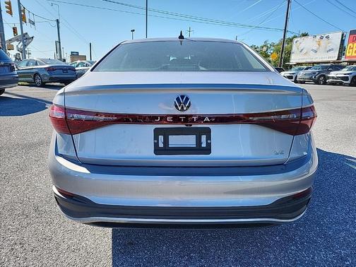 2025 Volkswagen Jetta 1.5T SE