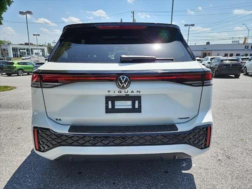 2025 Volkswagen Tiguan 2.0T SE R-Line Black 4MOTION