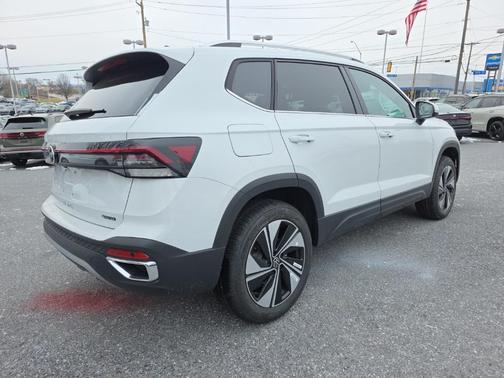 2026 Volkswagen Taos SE