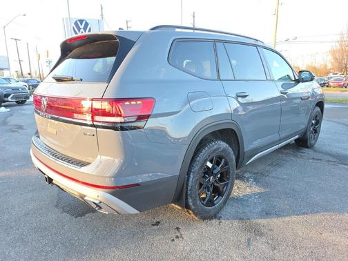 2026 Volkswagen Atlas 2.0T Peak Edition