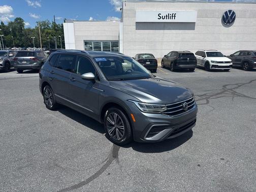 Platinum Gray Metallic 2024 Volkswagen Tiguan 2.0T Wolfsburg Edition