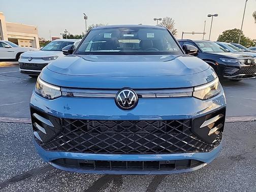2025 Volkswagen Tiguan 2.0T SE R-Line Black 4MOTION