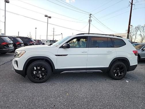 2025 Volkswagen Atlas 2.0T SE w/Technology 4MOTION