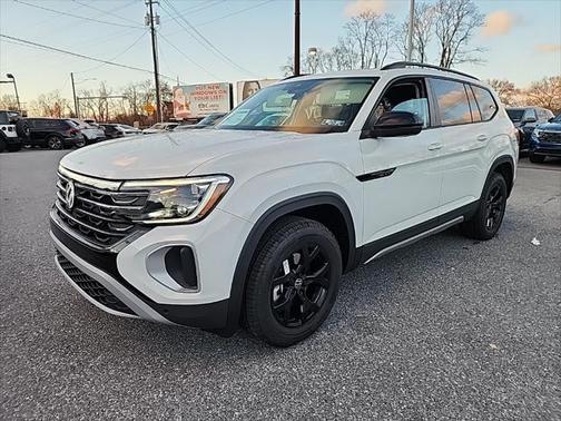 2025 Volkswagen Atlas 2.0T SE w/Technology 4MOTION
