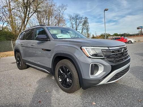 2025 Volkswagen Atlas 2.0T SE w/Technology 4MOTION