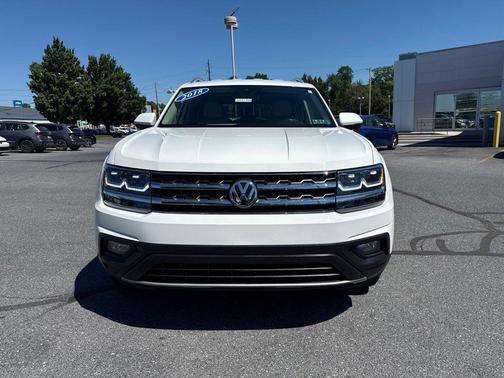 Pure White 2019 Volkswagen Atlas 3.6L SE w/Technology