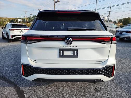 2025 Volkswagen Tiguan 2.0T SE R-Line Black 4MOTION