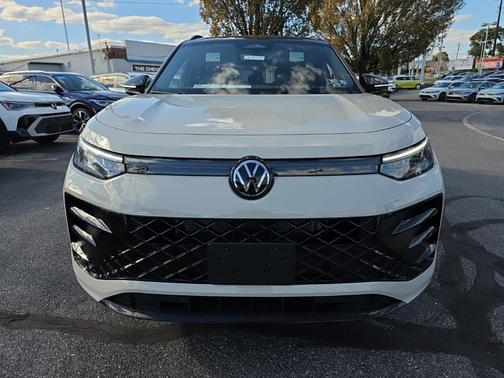 2025 Volkswagen Tiguan 2.0T SE R-Line Black 4MOTION