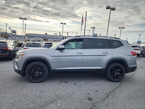 2025 Volkswagen Atlas 2.0T SE w/Technology 4MOTION
