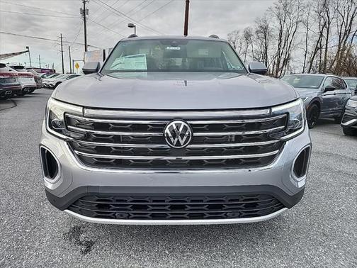 2025 Volkswagen Atlas 2.0T SE w/Technology 4MOTION