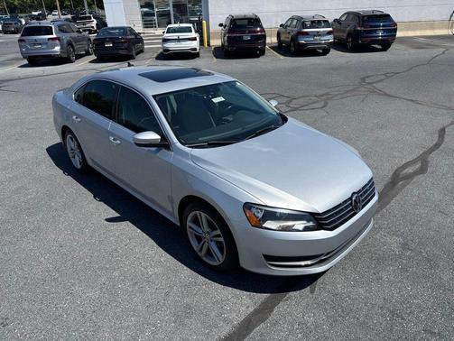 -Select- 2014 Volkswagen Passat 2.0L TDI DSG SE w/Sunroof