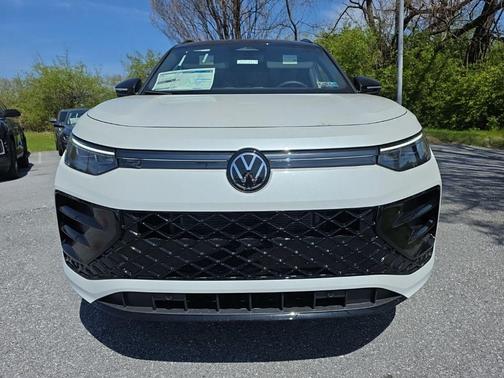 opal white with deep black roof 2026 Volkswagen Tiguan 2.0T SE R-Line Black 4MOTION
