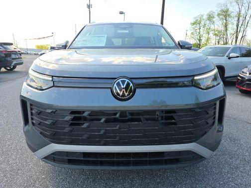Platinum Gray Metallic 2026 Volkswagen Tiguan 2.0T SE 4MOTION