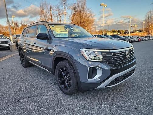 2025 Volkswagen Atlas 2.0T SE w/Technology 4MOTION