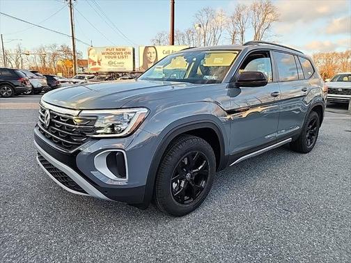2025 Volkswagen Atlas 2.0T SE w/Technology 4MOTION