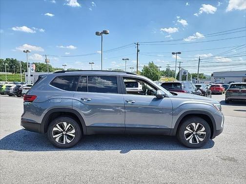 2025 Volkswagen Atlas 2.0T SE