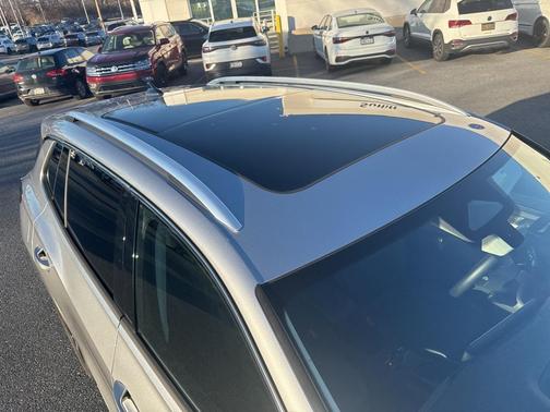 2025 Volkswagen Tiguan 2.0T SE 4MOTION