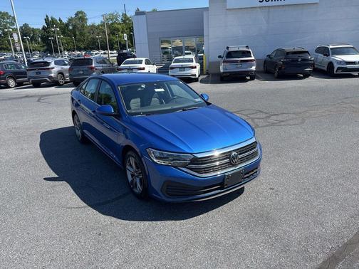 Rising Blue Metallic 2024 Volkswagen Jetta 1.5T SE