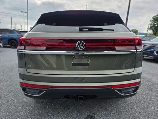 avocado green pearl 2026 Volkswagen Atlas Cross Sport 2.0T SE w/Technology 4MOTION