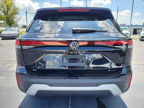 2025 Volkswagen Tiguan 2.0T SE 4MOTION