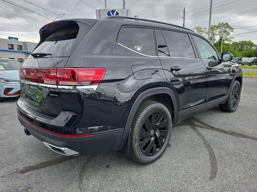 Deep Black Pearl 2026 Volkswagen Atlas 2.0T SE w/Technology 4MOTION