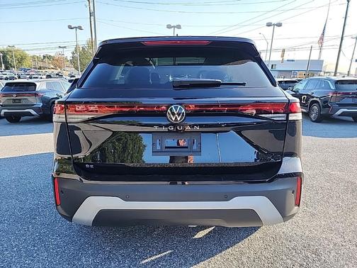 2025 Volkswagen Tiguan 2.0T SE